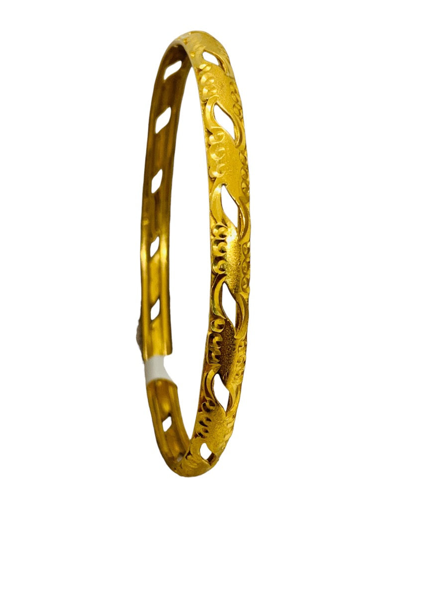 22K Yellow Gold Floral Motif Bangle Bracelet | Size 8 | 13.6g