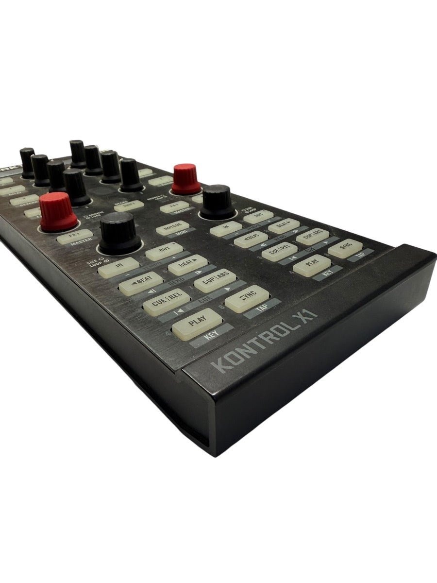 Native Intrument Traktor Kontrol X1 Protable DJ Controller