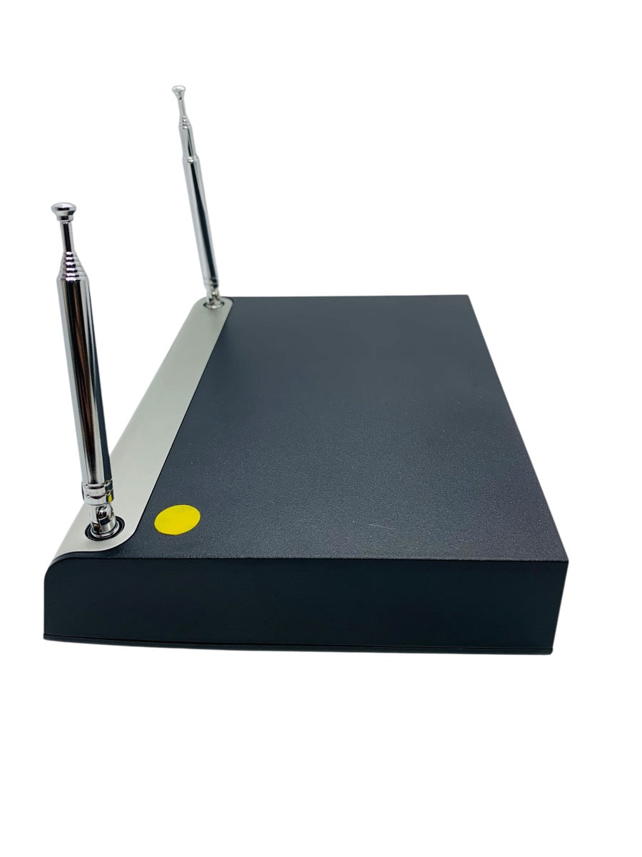 Shure VHF Diversity Receiver 202.200 MHz w/ Shure SM58 Microphone