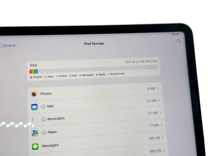 Apple iPad Pro 12.9" A2764 Space Gray 256GB M2 w/ Magic Keyboard