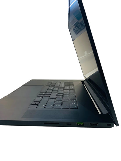 Razer Blade RZ09-0423 | i7 12th Gen| 2.4 GHz| 16GB Ram| 1TB HHD
