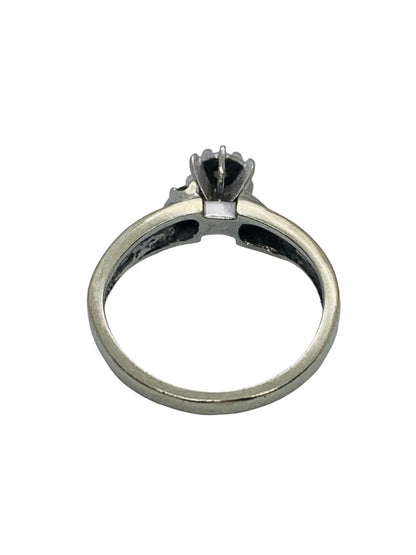 10K White Gold Lady's Ring .04TCW/ 2.2g/Size 4