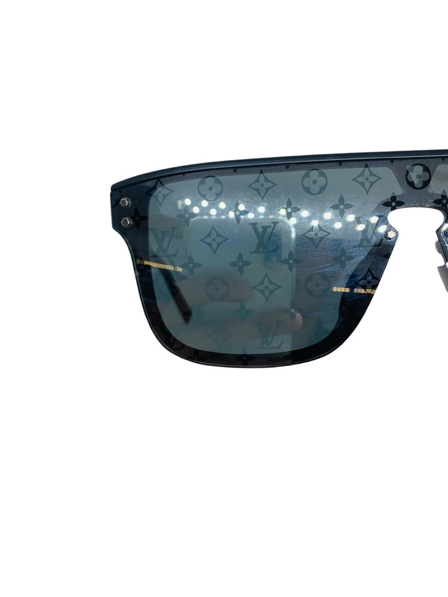 Louis Vuitton LV Waimea Monogram Black Frame Z1082E